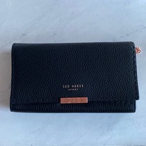Ted Baker Wallet on chain